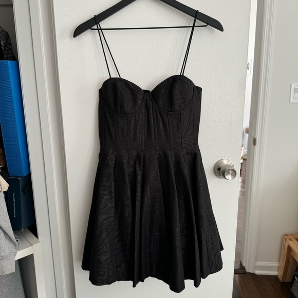 NWT Alice + Olivia black Adara mini dress, size 6 - Picture 1 of 4